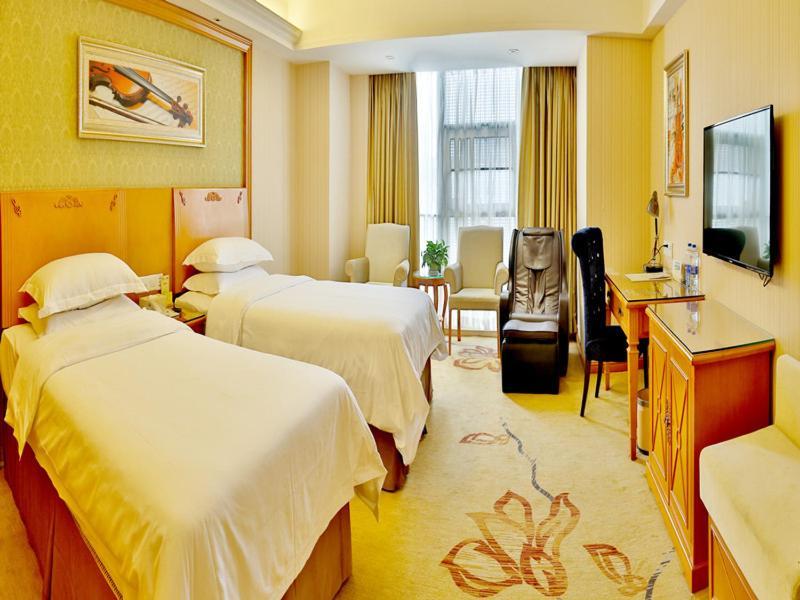 Vienna Hotel Wuhan International Convention And Exhibition Centre ภายนอก รูปภาพ